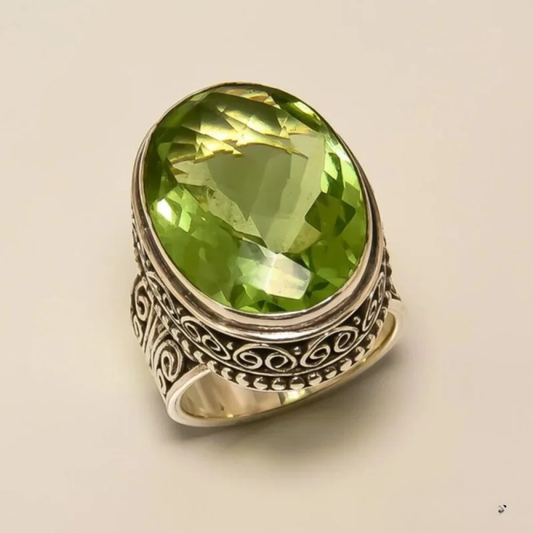 Bague Vintage en Cristaux d'Olive